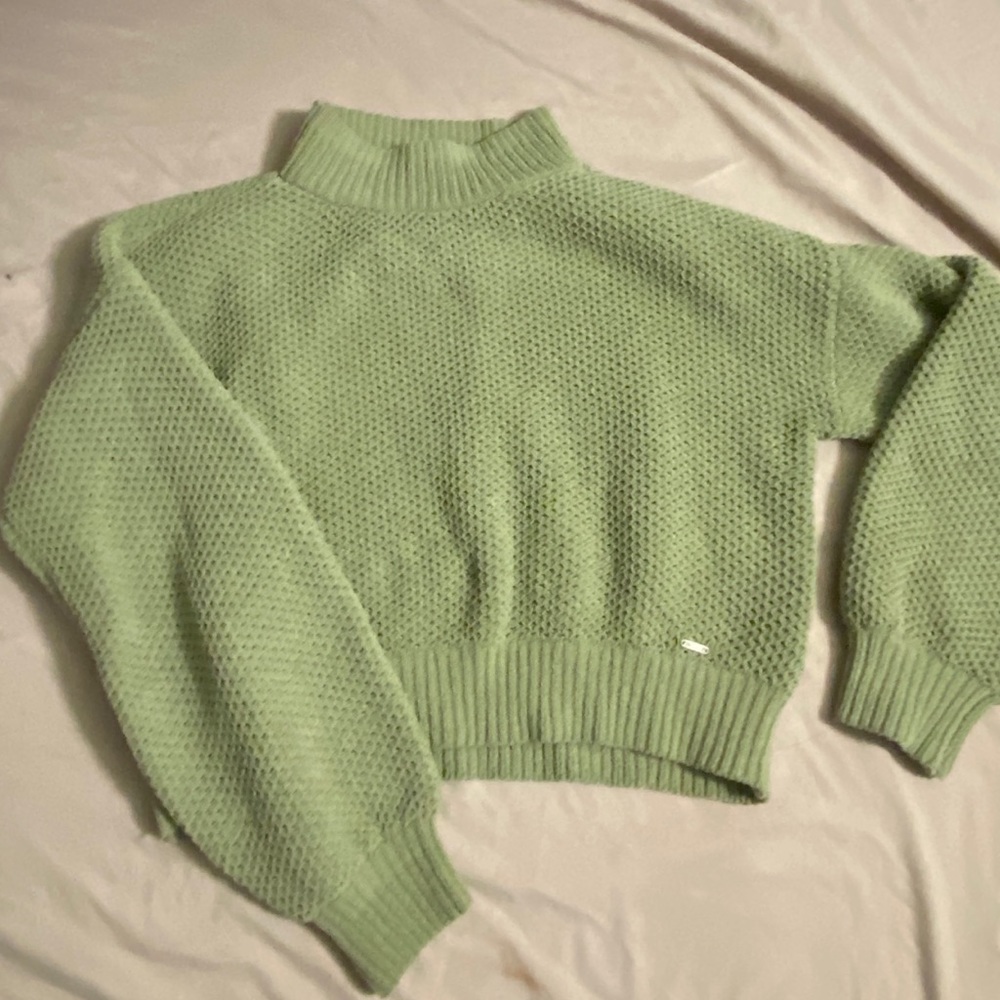 Hollister sweater